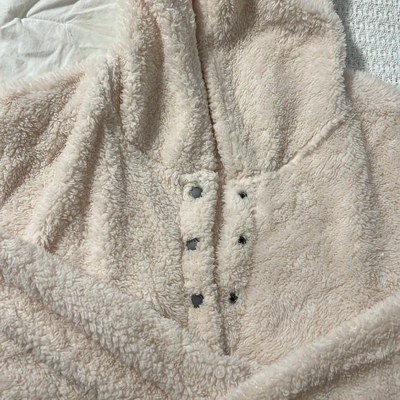 Cream Sherpa Teddy Pullover - Picture 2 of 3